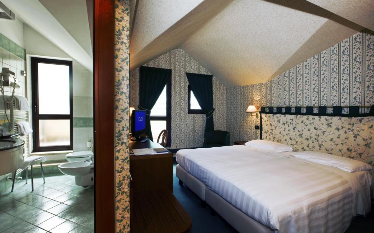Rizzi Aquacharme Hotel & Spa Boario Terme 외부 사진