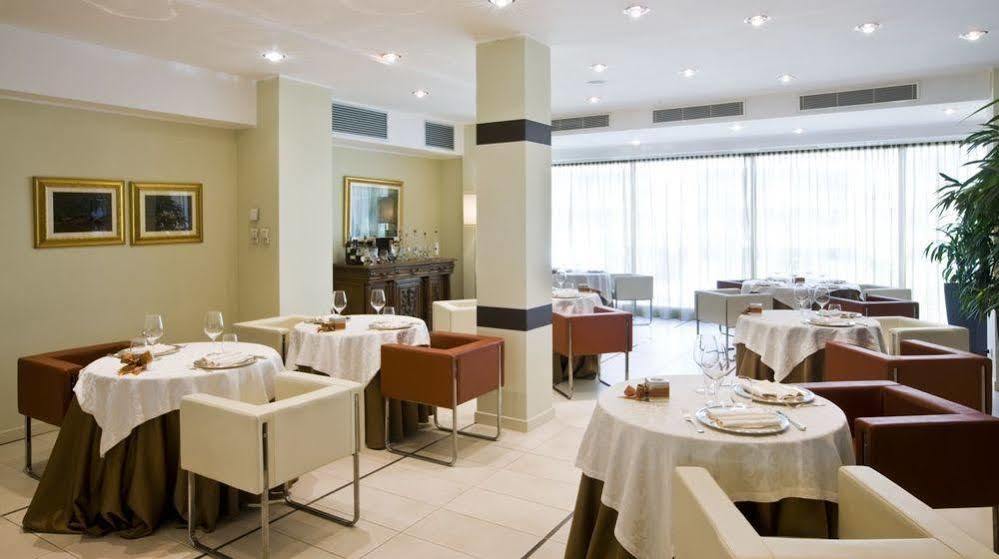 Rizzi Aquacharme Hotel & Spa Boario Terme 외부 사진