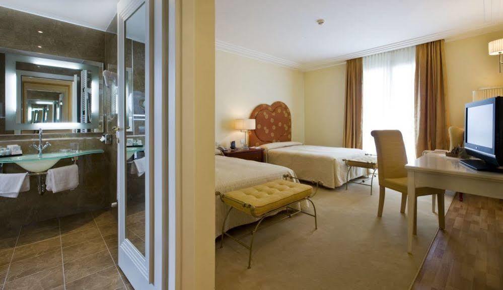 Rizzi Aquacharme Hotel & Spa Boario Terme 외부 사진